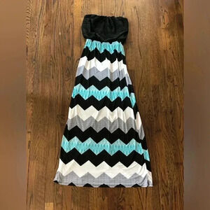 Trixxi Women’s S Black/White/Aqua Blue Chevron Strapless Maxi Dress - EUC!